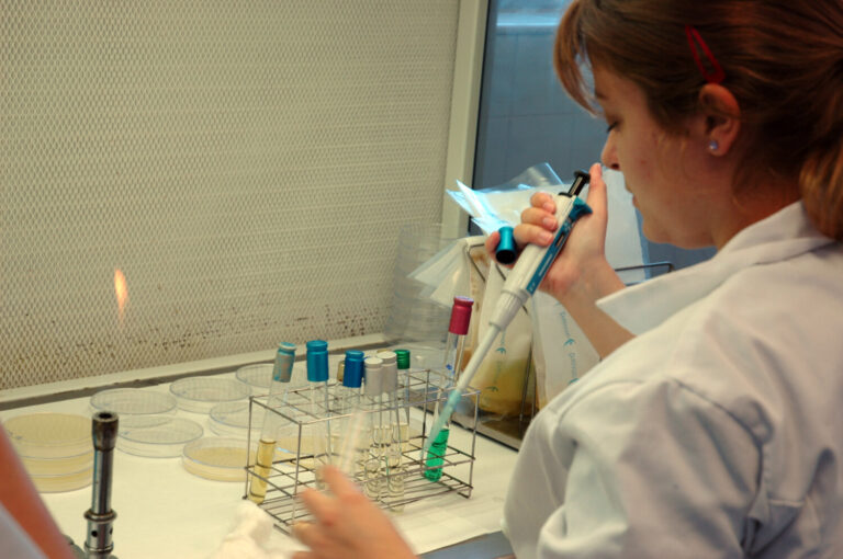 Canarias destina 13,6 millones a proyectos para retener el talento investigador isleño