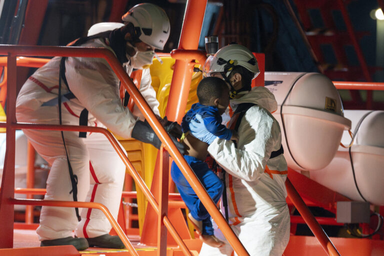 Más de 1.500 migrantes llegan a Canarias en las últimas 48 horas