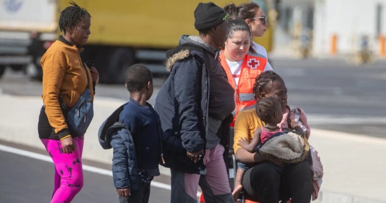El TSJC suspende la instrucción del Gobierno canario de no acoger menores migrantes sin su permiso