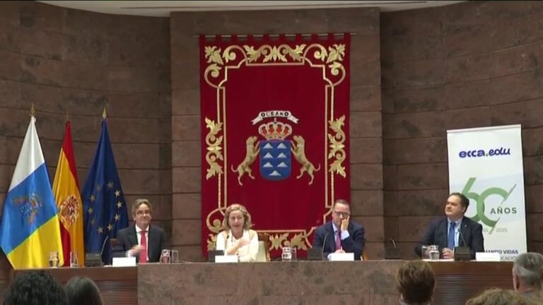 Radio Ecca inaugura el curso académico en el Parlamento de Canarias