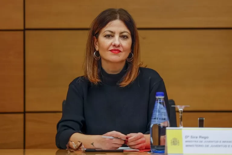 Rego estudiará con Clavijo la «letra pequeña» de los criterios de acogida de los menores migrantes