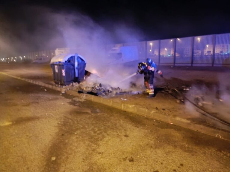 Detenido en Arrecife por quemar 15 contenedores y 3 coches