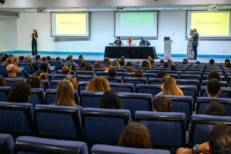 El Cabildo de Tenerife celebra una jornada sobre la prevención del suicidio