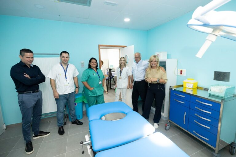 Inauguran un quirófano en el centro de salud de Alcaravaneras