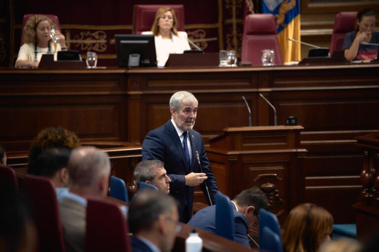 Clavijo invita al PSOE a aportar al documento de 51 medidas para lograr el desarrollo sostenible de Canarias