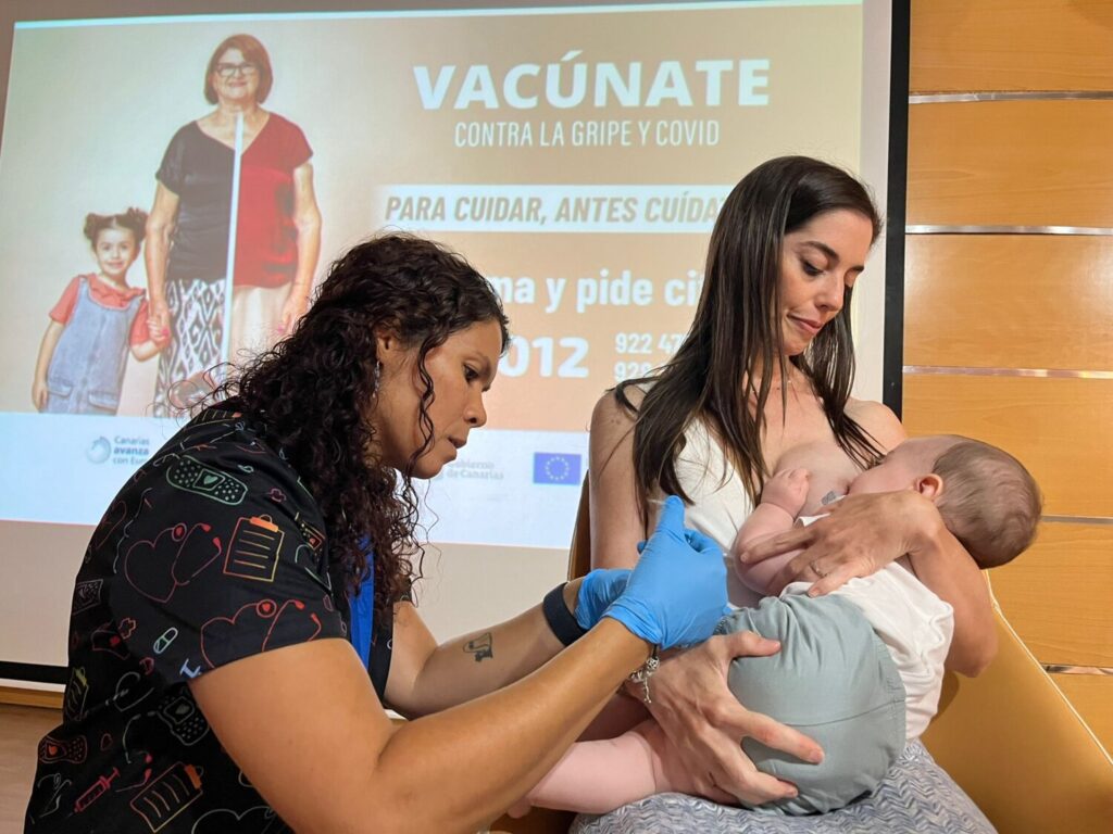 En la imange, la vacunación de un bebé. Fotografía: Consejería de SanidadCampaña vacunación gripe