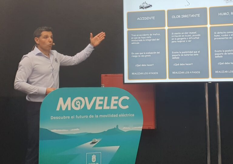 Bomberos de Gran Canaria comparten trucos y consejos para cuidar las baterías de los vehículos eléctricos