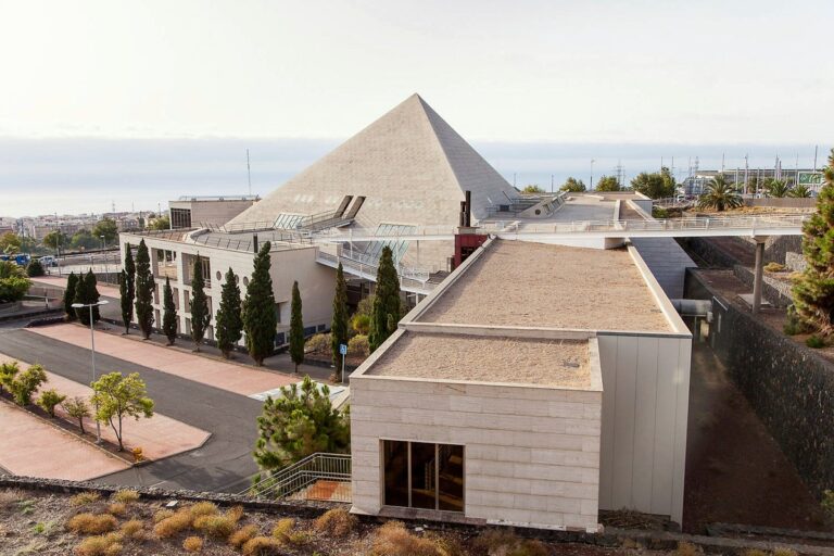 Aleix, Irene y Beatriz, mejores notas de la PAU en la Universidad de La Laguna