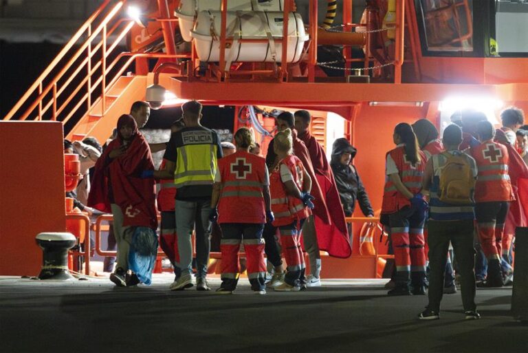 Llegan 277 migrantes en cuatro embarcaciones en las últimas horas a Canarias