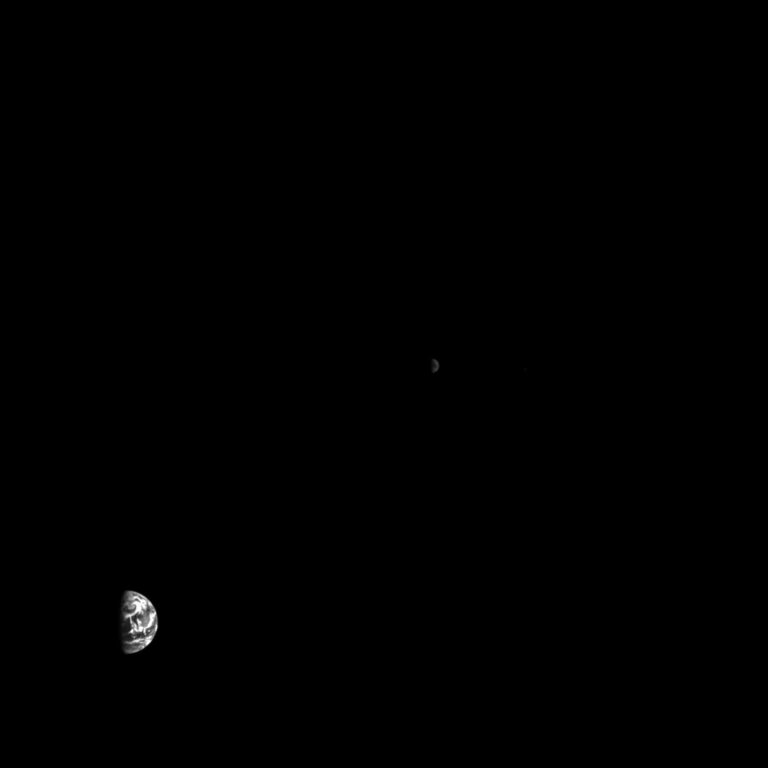Imágenes nunca vistas de la Tierra y la Luna a millones de kilómetros