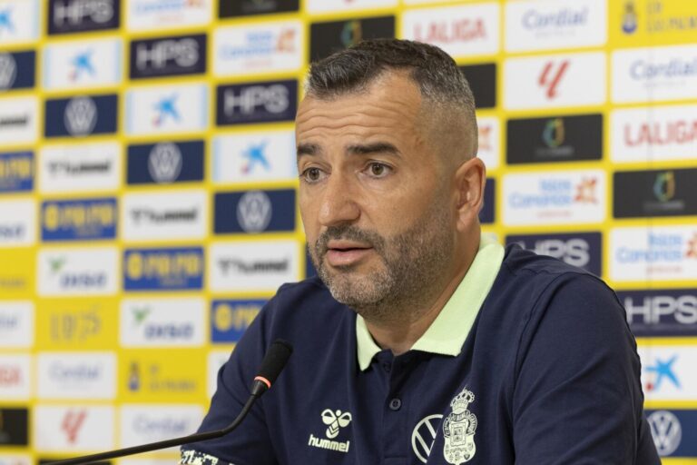 Diego Martínez cree que llegar al último tercio de Liga con opciones de permanencia es «un logro»