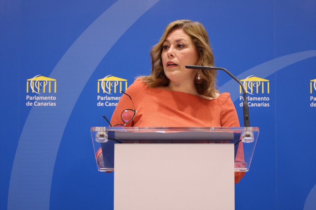 Astrid Pérez, a favor de eliminar las dietas en el Parlamento de Canarias