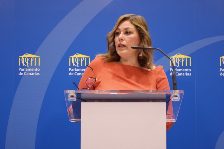 Astrid Pérez, a favor de eliminar las dietas en el Parlamento de Canarias