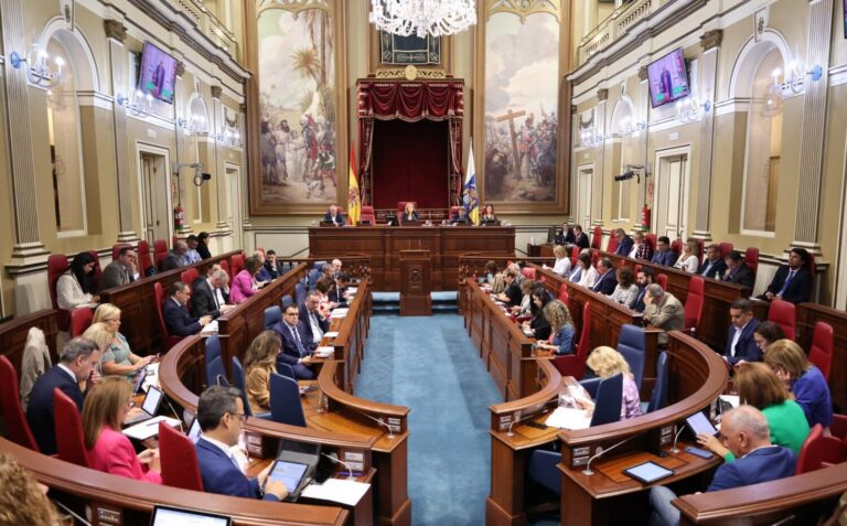 Pleno del Parlamento de Canarias| Clavijo quiere buscar un pacto migratorio antes de diciembre