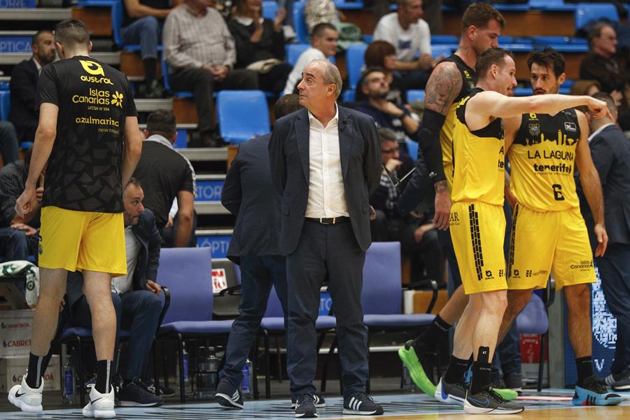 El entrenador del Tenerife, Txus Vidorreta. Imagen EFE