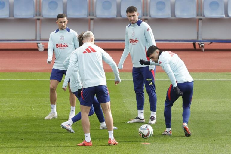 Dinamarca – España | España sella el liderato con goles de Oyarzabal y Ayoze (1-2)