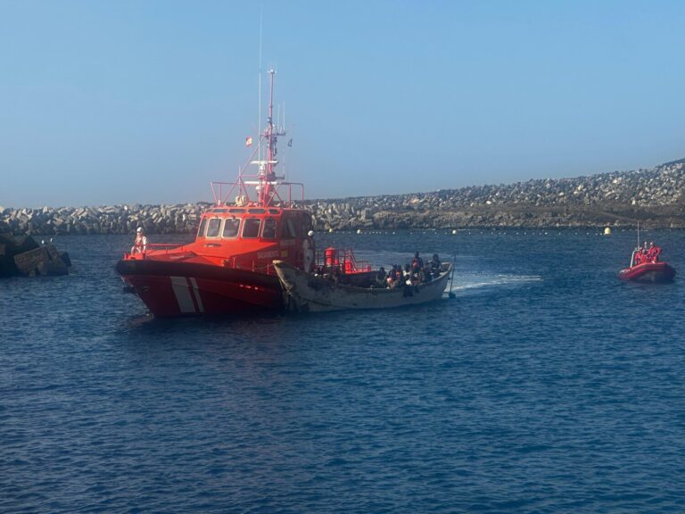 Llega un segundo cayuco a la isla de El Hierro este sábado