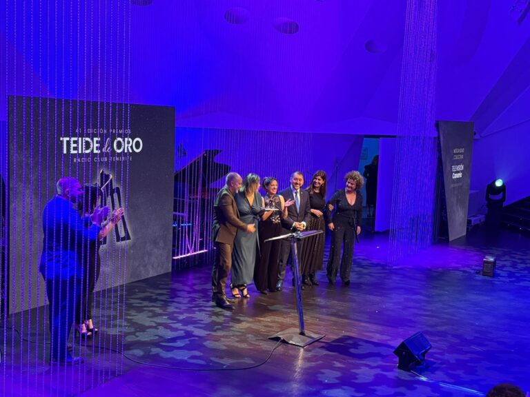 Televisión Canaria recibe el Teide de Oro en su 25 aniversario