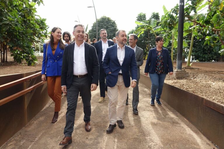 Santa Cruz inaugura el nuevo avistamiento de aves y el espacio de Papúa Nueva Guinea en el Palmetum