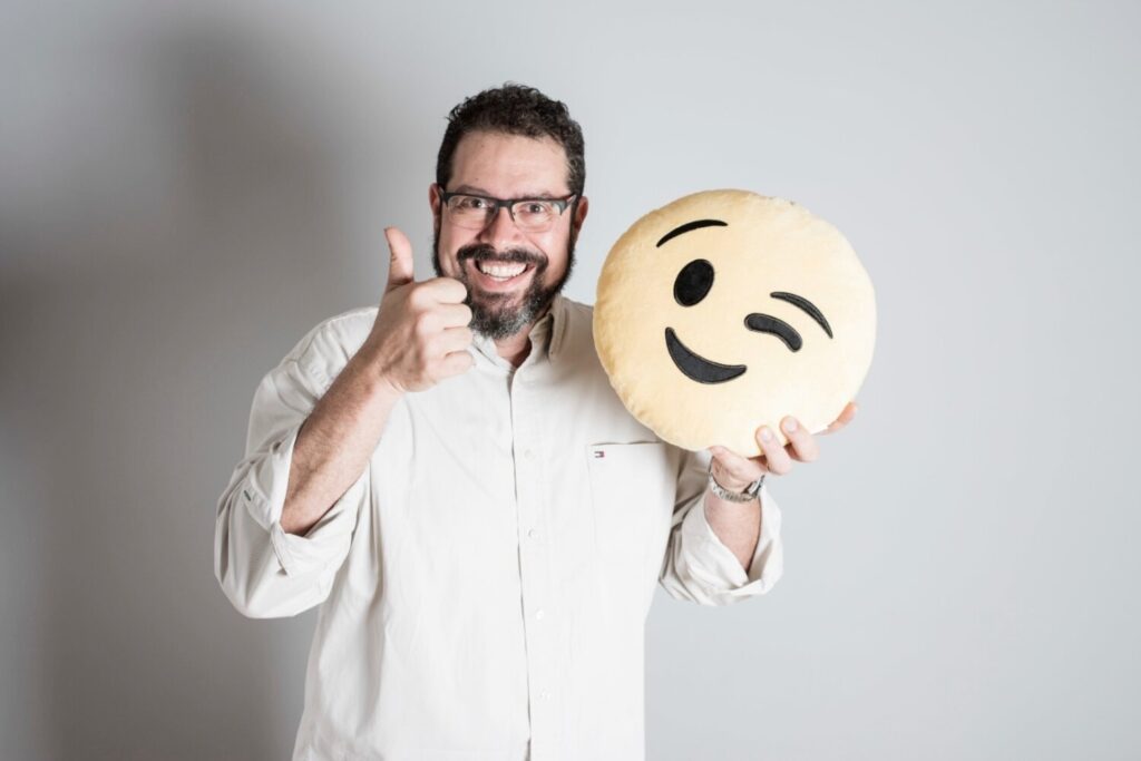 Alexis Hernández, presentador de RTVC