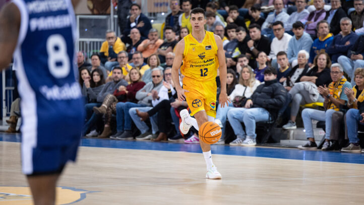 Carlos Alocén en un momento del partido contra el Valencia Basket