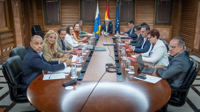 El Gobierno de Canarias impulsa el proyecto Santa Cruz verde 2030 en el entorno de la refinería