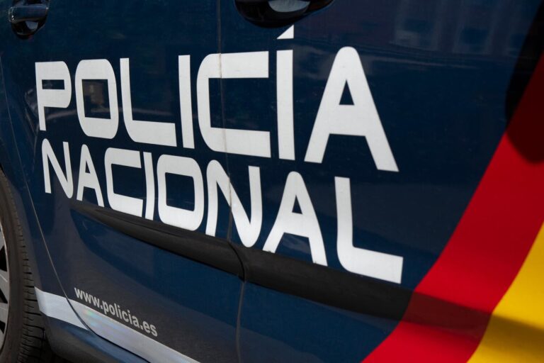 Detenidos un hombre y una menor por robar a un anciano en Gran Canaria