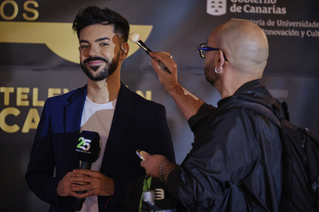 El presentador del programa 'Roscas y Cotufas' de La Radio Canaria en la gala del 25 aniversario de Televisión Canaria