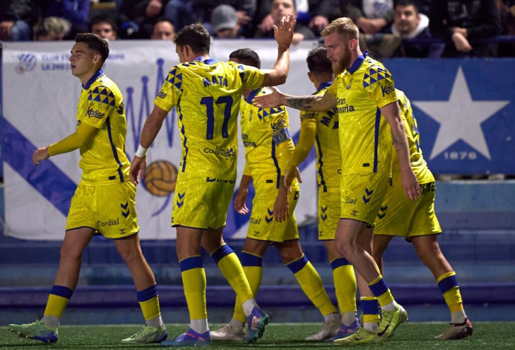 La Unión Deportiva Las Palmas durante el partido contra el Club Esportiu Europa