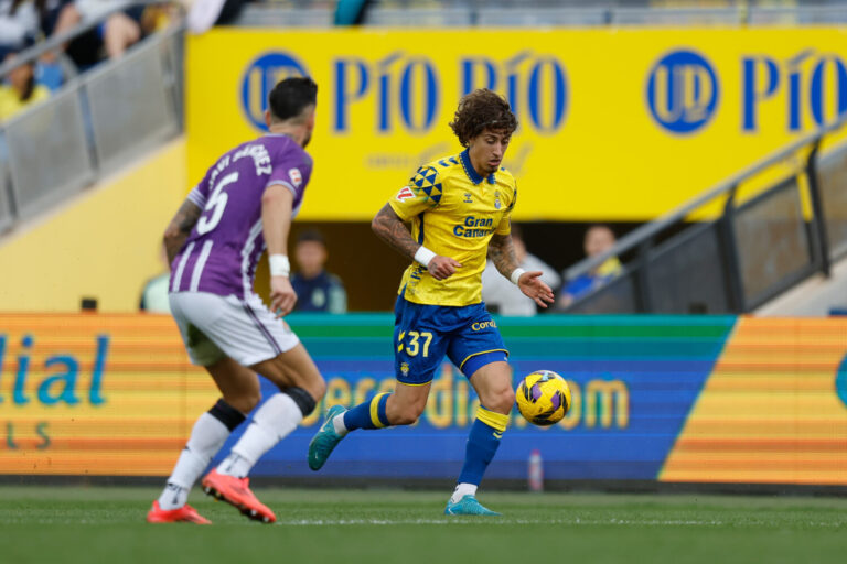 2-1. Las Palmas sigue la escalada al ritmo de Sandro Ramírez