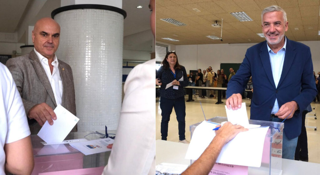 Gregorio Rodríguez (i) y Lluís Serra (d), emitiendo su voto, este jueves en la ULPGC