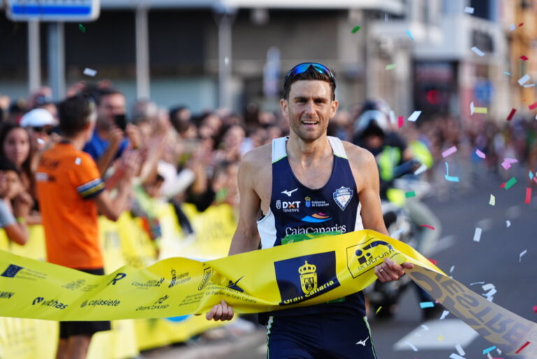 Miles de personas se congregan en la San Silvestre de La Laguna y de Las Palmas de Gran Canaria