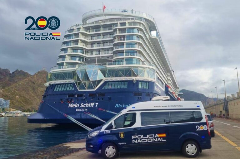 Nueva Unidad Móvil de Fronteras en el Puerto de Santa Cruz de Tenerife