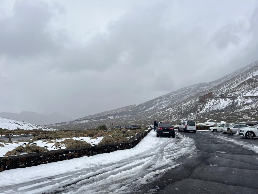 Abierto un acceso por el sur hasta el teleférico del Teide