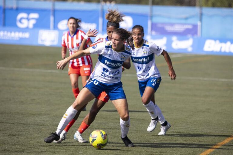 Reparto de puntos para Costa Adeje y Atlético tras el 2-2