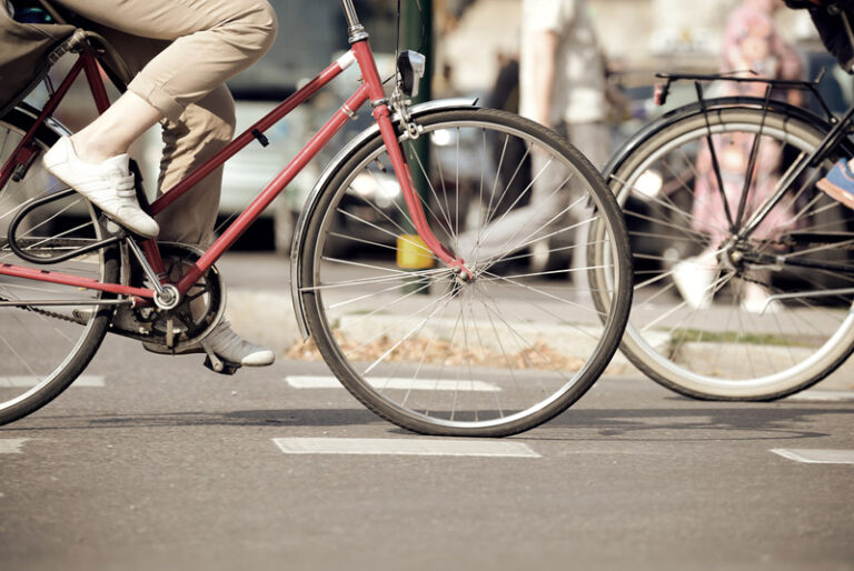 Cambios en las normas de circulación de vehículos y bicicletas a partir de 2025