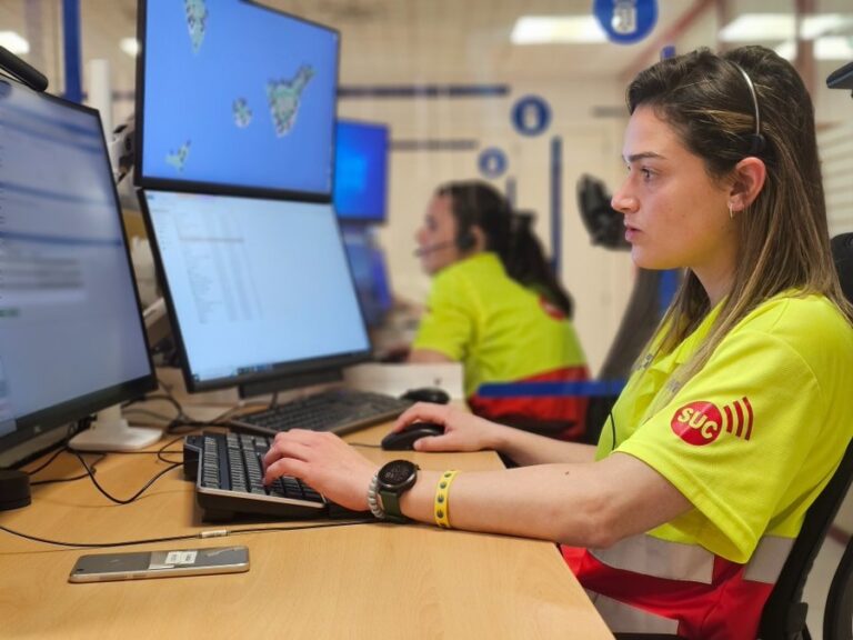 Un motorista herido con un traumatismo craneal moderado al chocar con un vehículo en Lanzarote