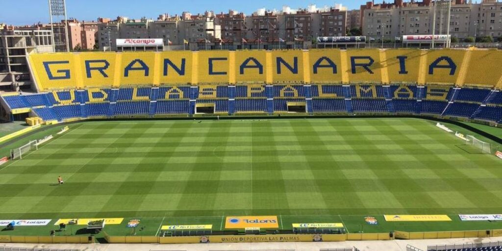 Pellicer: "Las Palmas ha demostrado que es un firme candidato para estar arriba". Imagen del Estadio de Gran Canaria donde se jugará este domingo el UD las Palmas-Málaga CF. 