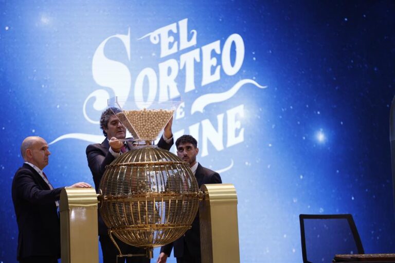 Los loteros reclaman aumentar el premio de la Lotería de Navidad hasta 500.000 euros