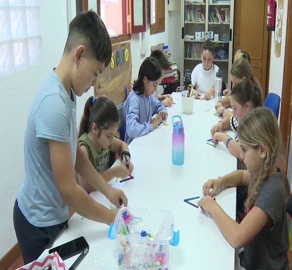 Tanausú, un niño de diez años que fabrica sus propios juguetes