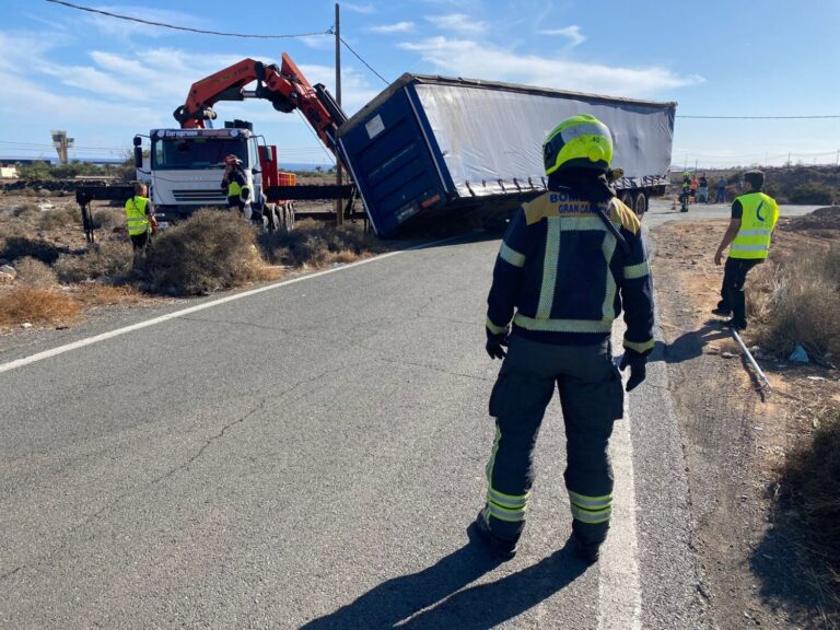 Vuelco de una plancha en Ojos de Garza