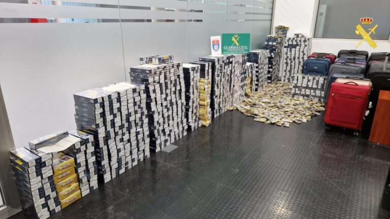 Entre 2023 y 2024 se detuvo a 175 personas en el aeropuerto Tenerife Sur por contrabando de tabaco