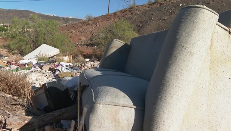 Denuncian un vertido ilegal en Candelaria