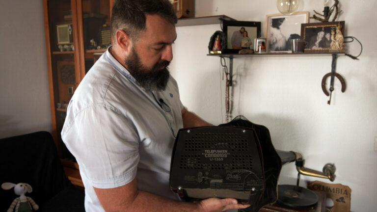 ‘Deja ver’ muestra las colecciones de antigüedades más curiosas de Canarias