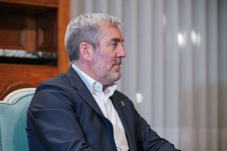 Clavijo lamenta el “desinterés” del Gobierno con la crisis migratoria