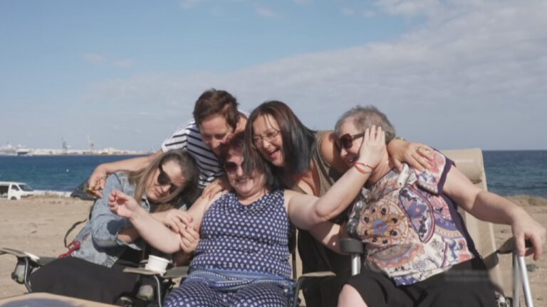 Los protagonistas de ‘Noveleros’ celebran la amistad en «Inseparables»