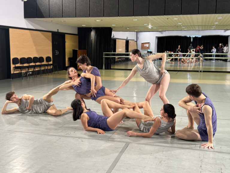 La compañía vasca Dantzaz presenta el estreno mundial de Ubun-tu en el Teatro Pérez Galdós