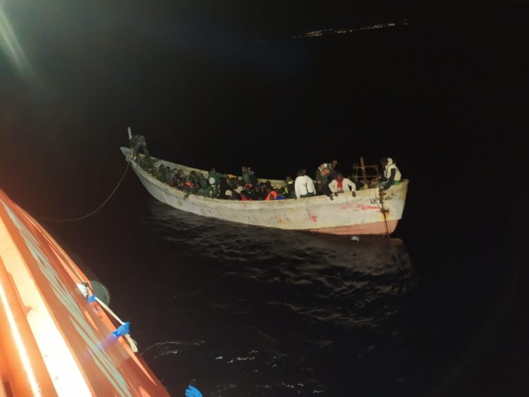 Rescatan una patera con 61 migrantes en Mogán, Gran Canaria