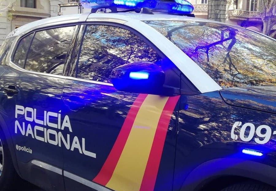 Tras examinar la nave industrial, los funcionarios observaron que los detenidos habían cortado el cableado exterior