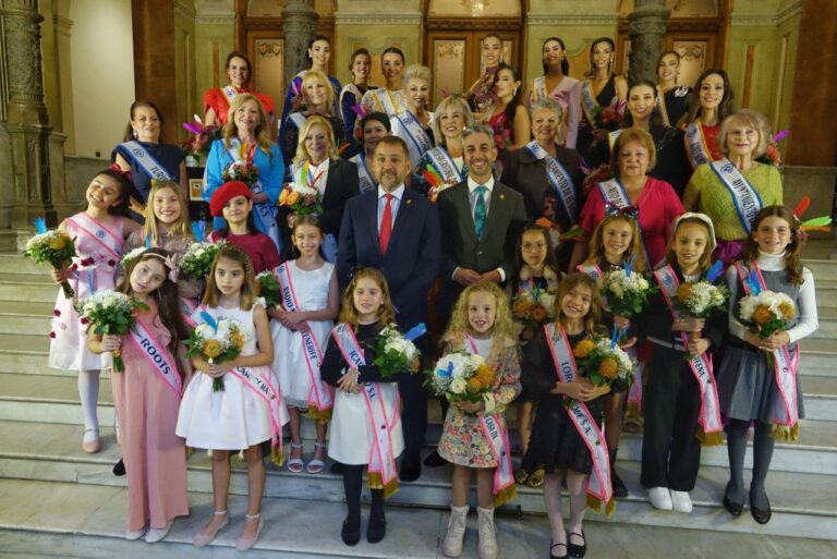Santa Cruz de Tenerife recibe a las candidatas a reinas del Carnaval 2025